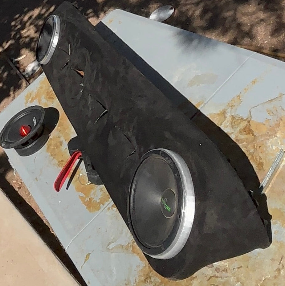 BOLT-ON SPEAKER RACK WITH LED BEAUTY PANEL