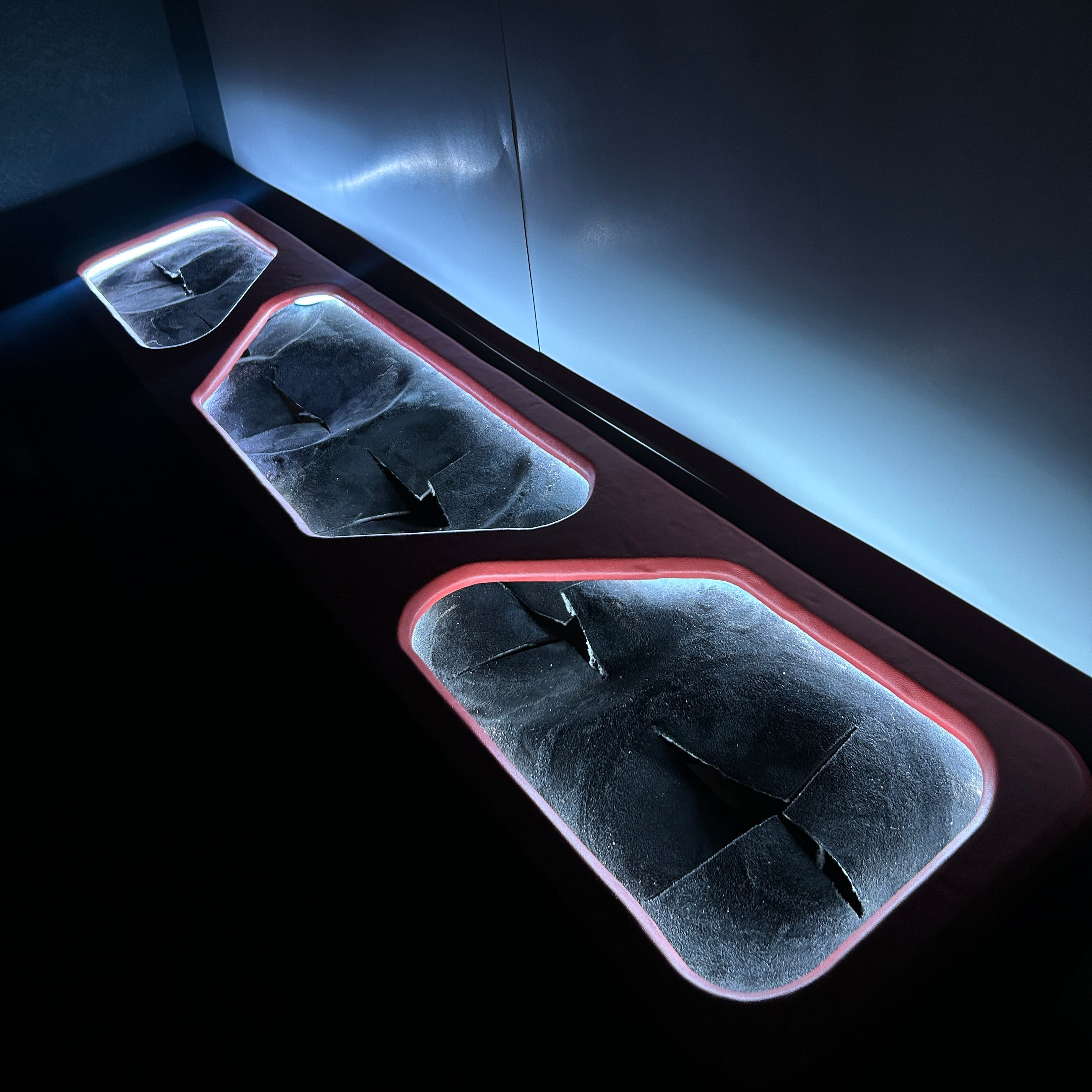 BOLT-ON SPEAKER RACK WITH LED BEAUTY PANEL