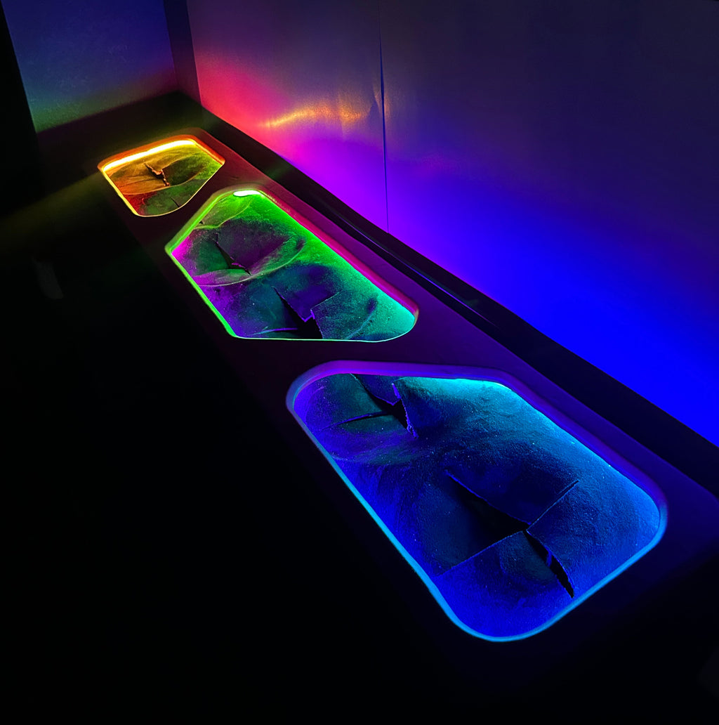 BOLT-ON SPEAKER RACK WITH LED BEAUTY PANEL