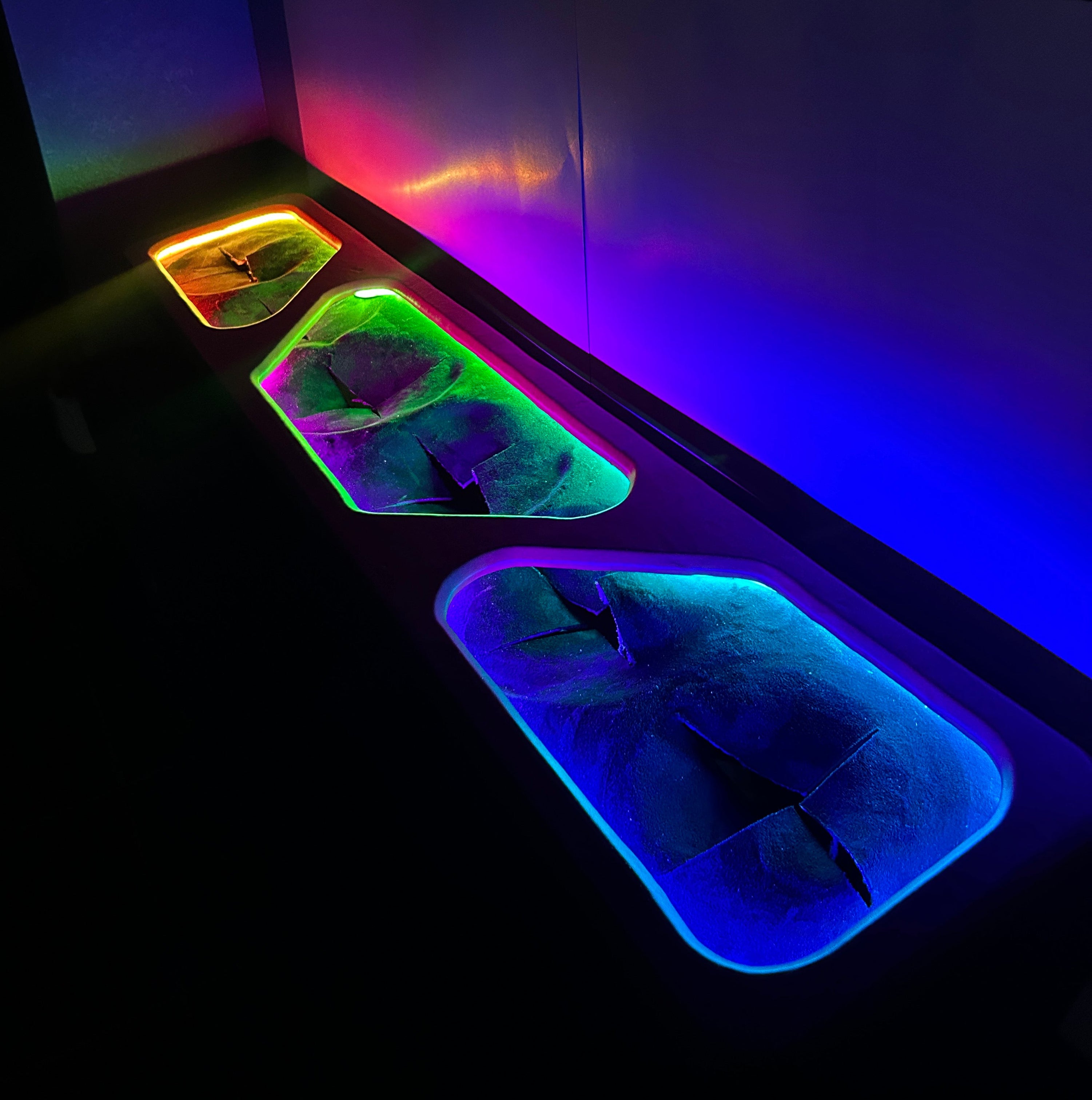 BOLT-ON SPEAKER RACK WITH LED BEAUTY PANEL